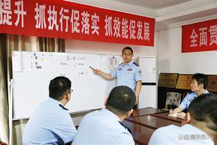 记者：浙江队今晚将时隔四年踏进黄龙球场，与浙江U21队热身